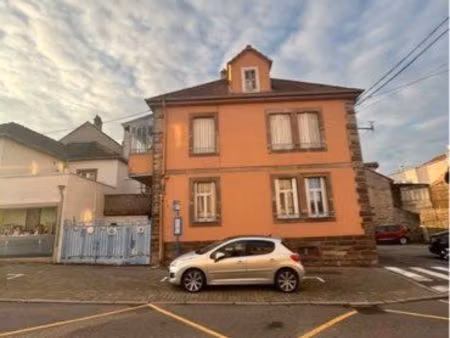 à vendre – grande maison de 180 m2 avec potentiel commercial - emplacement idéal