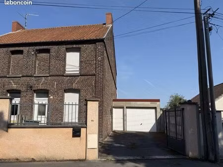 semi-individuelle en retrait de rue