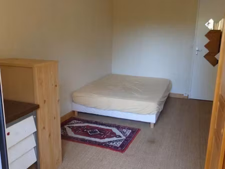 location meublée appartement 1 pièce 15 m² à rennes (35000)  290 €