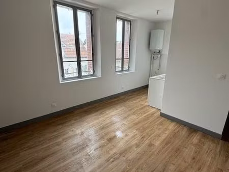 noyon centre ville au calme t2 dispo de suite renove entierement en 2026