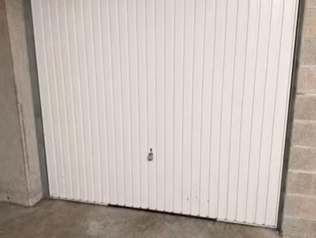 garage/box fermé à vendre – environ 13m²