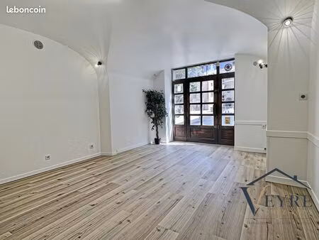 local commercial 35 m² vic-le-comte