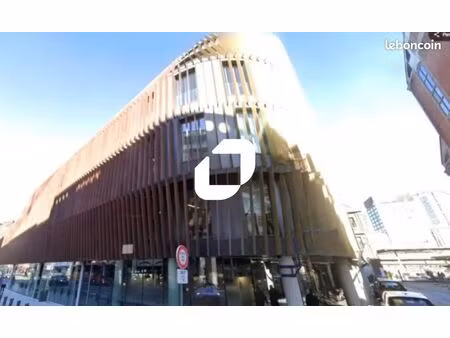 bureaux 2 351 m²