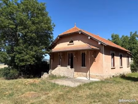 20 minutes sud est issoire maison 3 pièces sur sous-sol total sur 2915 m² de terrain avec 