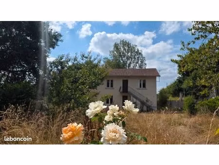 maison de village 110m² hab. à rénover sur 5917m²