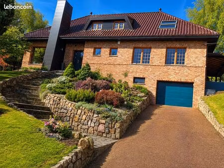 maison d'architecte – 7 pièces – 179 m² – terrain de 2 590 m² – vue panoramique exceptionn