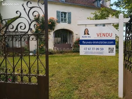 vendu clos béarnais typique entièrement rénové