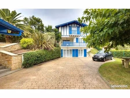 villa (maison) basque st-jean de luz - quartier karsinenea - 211 m2 belles prestations
