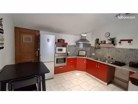 a louer à l'année irissarry t3