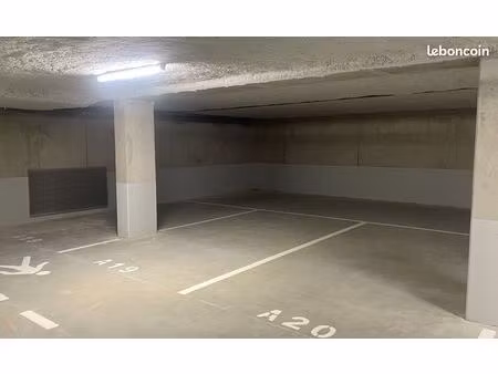 location parking sécurisé anglet