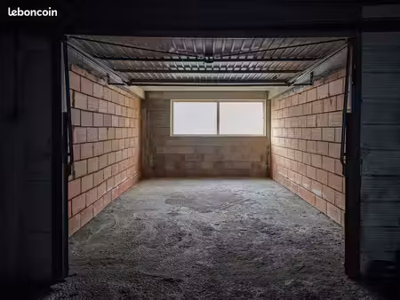 garage 16 m² avec espace rangement - canet plage