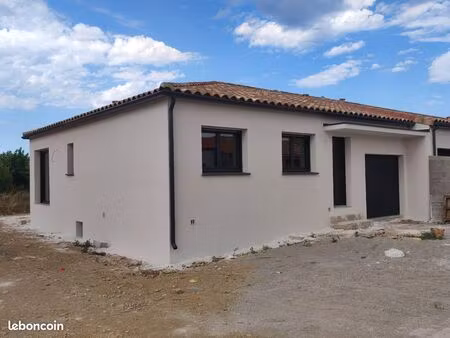 villa 3 pièces 70 m²