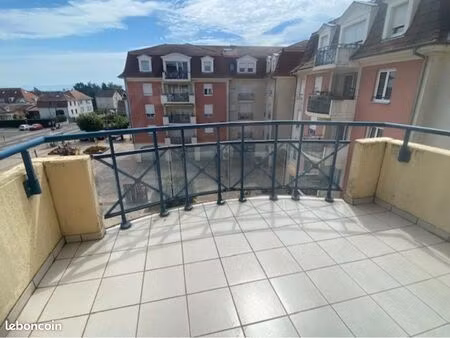 f1 avec terrasse