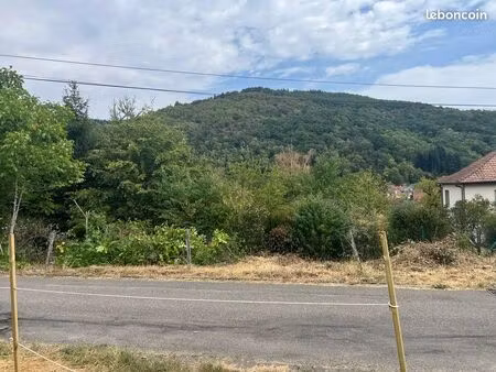 terrain constructible de 706 m²