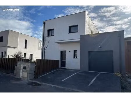villa 5 pièces 130 m²