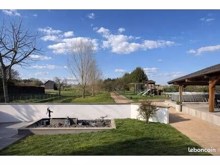 maison 6 pièces 157 m²