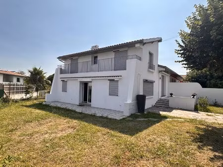 maison 3 chambres avec jardin au calme quartier fleuriste