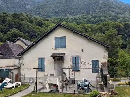 an investimmo : maison dans le beau village de cette-eygun