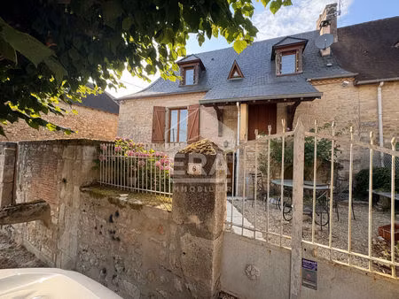 agreable maison de campagne en pierre avec 4 chambres et grange.