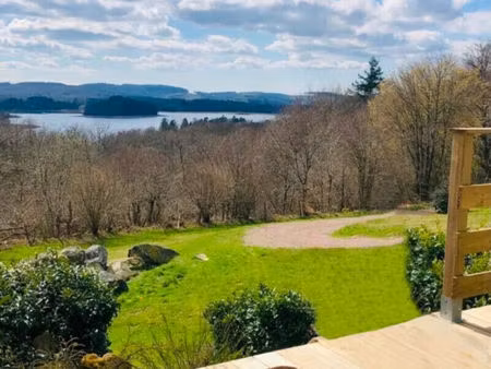 maison de plain-pied avec piscine  jacuzzi et vue exceptionnelle sur le lac des settons