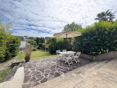 maison - 60 02 m2 - 5 pièces