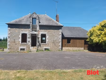 maison de 90m² à rénover - beau potentiel à villamée