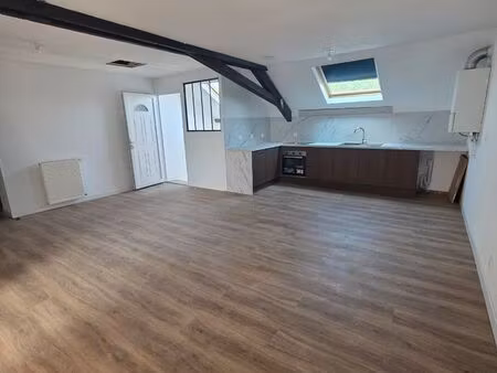appartement • 130 m2 • 3eme étage • t4 • centre ville