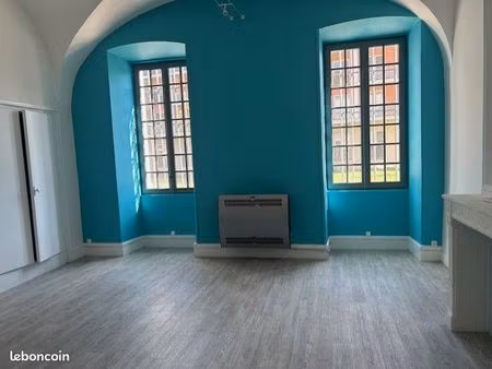 bureau de caractère -31m2 – centre-ville de chalon-sur-saône