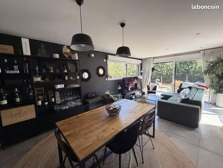 propriété 4 pièces 101 m²