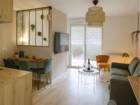 f1 bis meuble  rdc avec terrasse  refait à neuf
