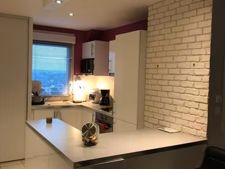 beau t2 bis dans résidence sécurisée + 2 places de parking