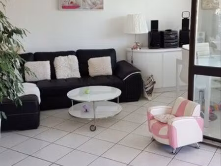 a vendre appartement f 3 proche douane