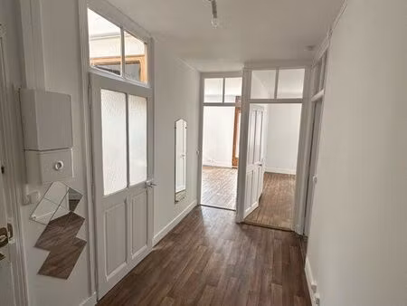 appartement de caractère boulevard carnot + grands volumes privatifs + garage