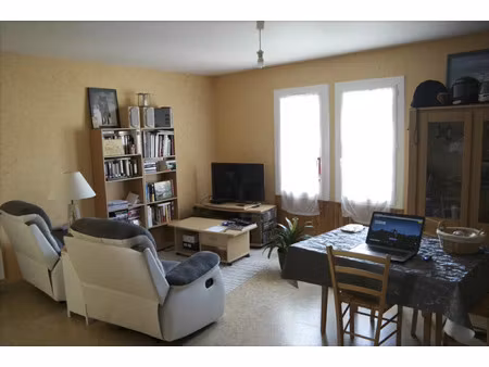 location appartement 2 pièces 51 m² à saint-martin-lars-en-sainte-hermine (85210)