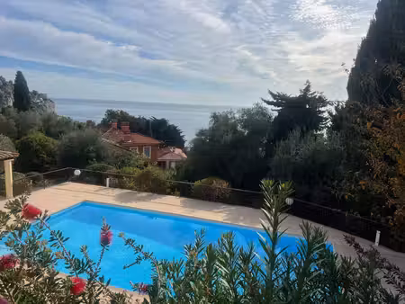 exclusivite- domaine privé avec piscine sur menton garavan- villa jumelee t5/6 de 200m2...