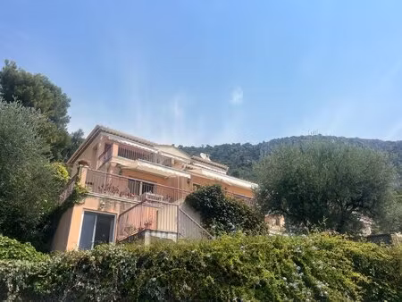 exclusivite- domaine privé avec piscine sur menton garavan- villa jumelee t5/6 sur 3...