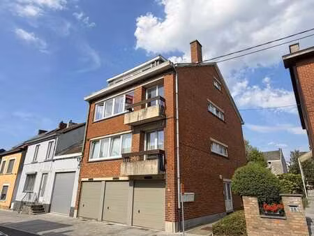 bel appartement 2ch + garage actuellement loué