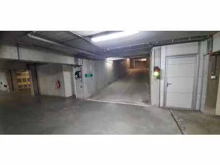emplacement parking sécurisé (-1) possibilité 2