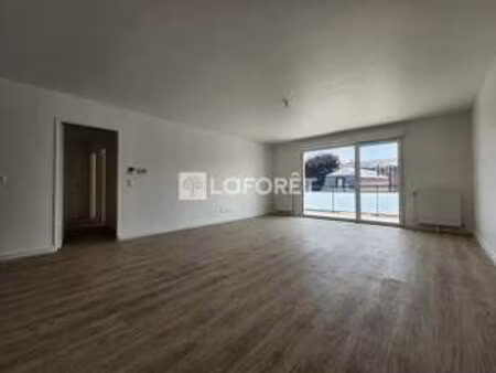 location appartement 3 pièces à elbeuf (76500) : à louer 3 pièces / 75m² elbeuf