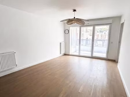 location appartement 3 pièces 69.59 m² à romainville (93230)  1 496 €