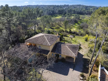 maison de luxe à vendre à tourrettes