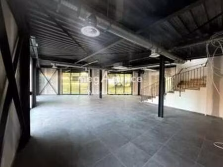 vente bureaux et commerces à challans (85300) : à vendre / 255m² challans