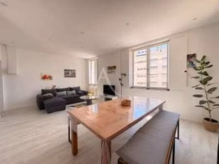 location maison meublé à château-gontier-sur-mayenne (53200) : à louer meublé / 76m² châte