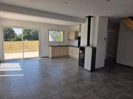 location maison à saint-pierre-la-cour (53410) : à louer / 103m² saint-pierre-la-cour