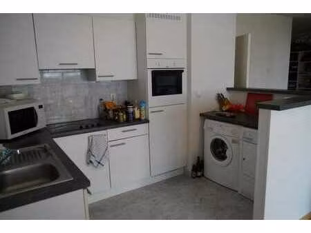 place du luxembourg/jourdan rez deux chambre non - meublé