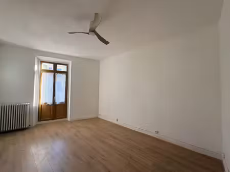 location appartement 3 pièces 57 m² à carcassonne (11000)