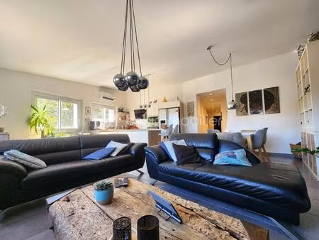 appartement de 121 51 m² à pezenas