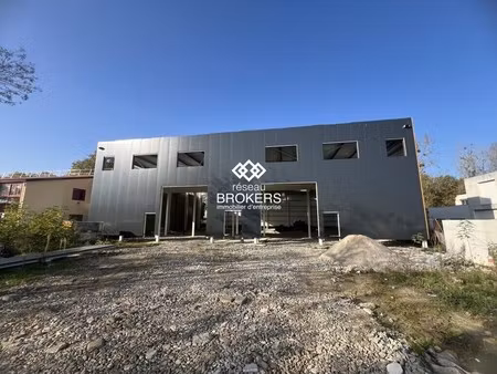 location local d'activités 1 200 m²