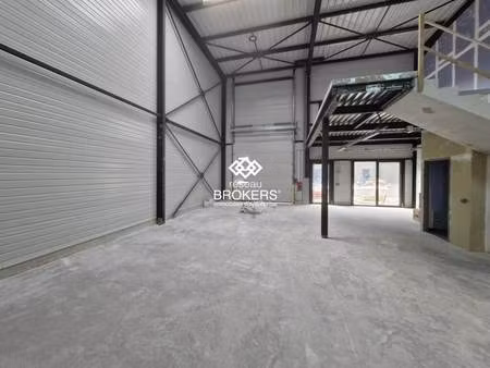 location entrepôt courtry 77181 160m²