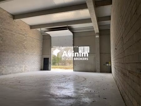 location entrepôt montauroux 83440 211m²